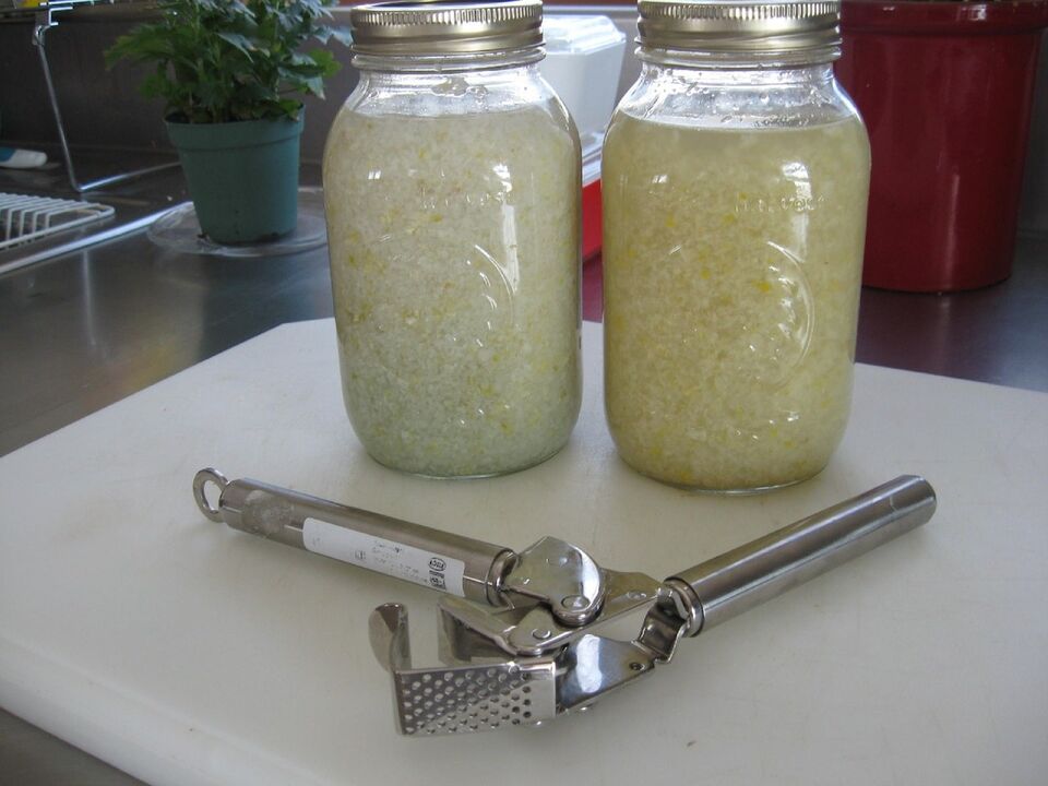 Garlic tincture to improve potency
